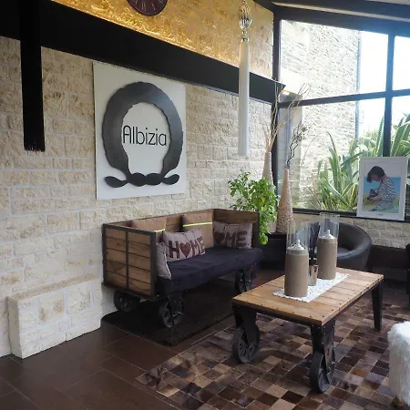 La Maison Albizia * Livry (Calvados)